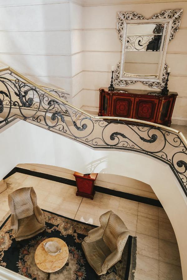Diplomatichotel Mendoza Dış mekan fotoğraf Staircase